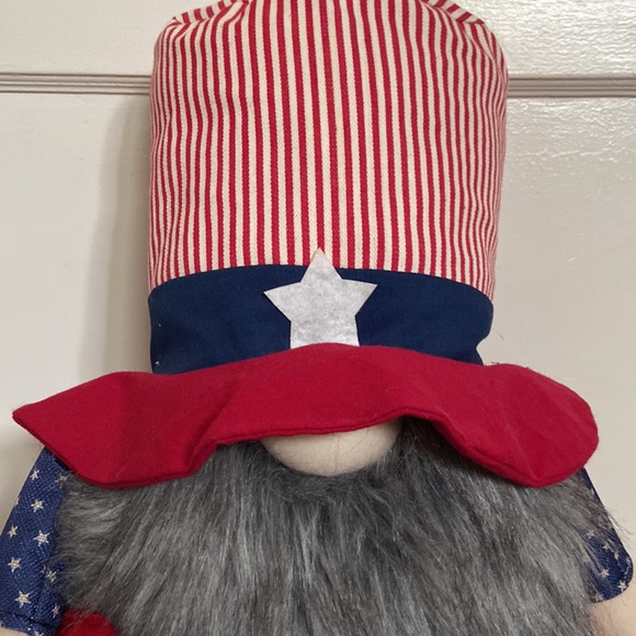 Expandable Standing Patriotic Gnome - Picture 5 of 10